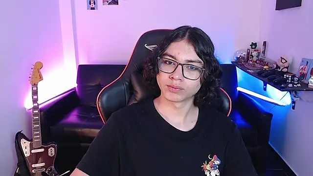 Snapshot of malik_harrison__ chatting on January 2025 04:39:01 PM malik harrison   online show from January 2025 04:39:01 PM