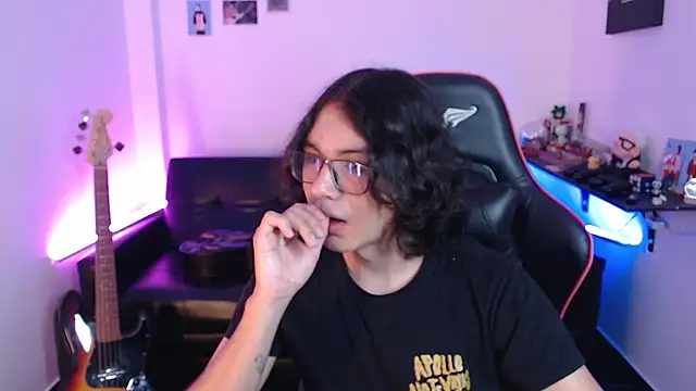 Snapshot of malik_harrison__ chatting on January 2025 05:59:02 PM malik harrison   online show from January 2025 05:59:02 PM