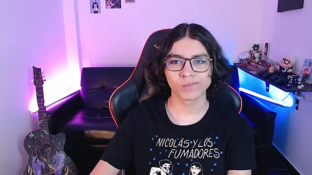 Snapshot of malik_harrison__ chatting on January 2025 01:45:02 PM malik harrison   online show from January 2025 01:45:02 PM