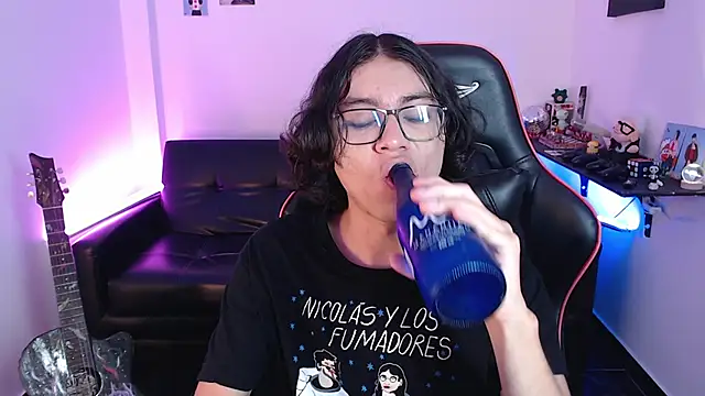 Snapshot of malik_harrison__ chatting on January 2025 04:48:01 PM malik harrison   online show from January 2025 04:48:01 PM