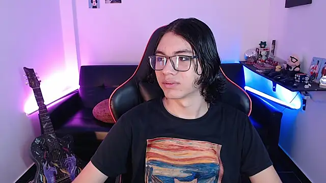 Snapshot of malik_harrison__ chatting on January 2025 02:41:01 PM malik harrison   online show from January 2025 02:41:01 PM