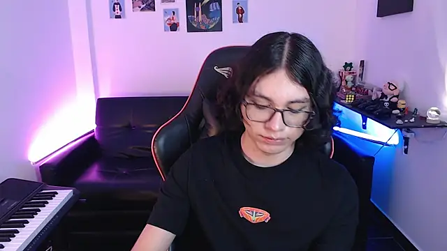 Snapshot of malik_harrison__ chatting on February 2025 04:46:01 PM malik harrison   online show from February 2025 04:46:01 PM