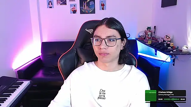 Snapshot of malik_harrison__ chatting on February 2025 02:16:02 PM malik harrison   online show from February 2025 02:16:02 PM