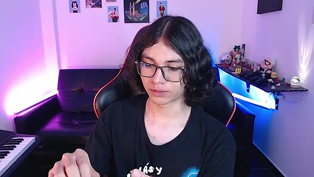 Snapshot of malik_harrison__ chatting on February 2025 05:29:01 PM malik harrison   online show from February 2025 05:29:01 PM