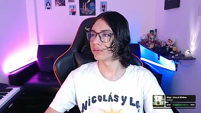 Snapshot of malik_harrison__ chatting on February 2025 02:10:01 PM malik harrison   online show from February 2025 02:10:01 PM