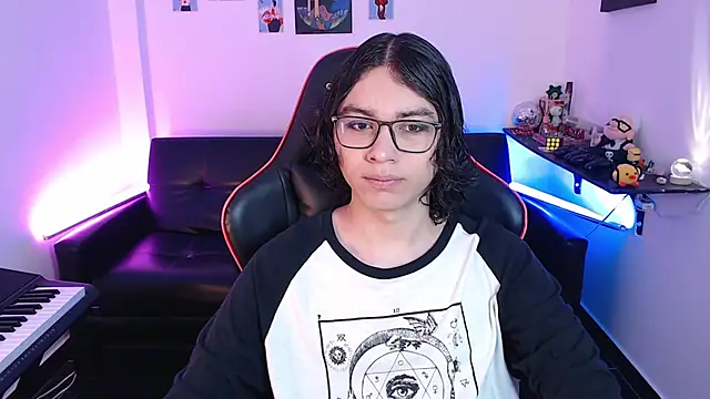 Snapshot of malik_harrison__ chatting on February 2025 02:01:01 PM malik harrison   online show from February 2025 02:01:01 PM