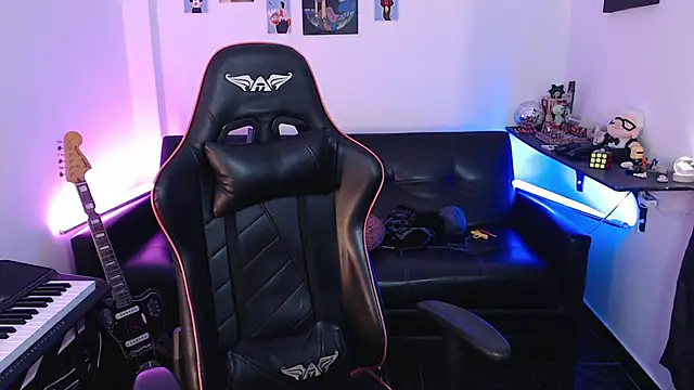 Snapshot of malik_harrison__ chatting on March 2025 02:32:01 PM malik harrison   online show from March 2025 02:32:01 PM