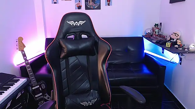 Snapshot of malik_harrison__ chatting on March 2025 05:34:02 PM malik harrison   online show from March 2025 05:34:02 PM