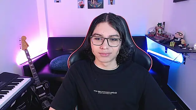 Snapshot of malik_harrison__ chatting on March 2025 03:07:01 PM malik harrison   online show from March 2025 03:07:01 PM