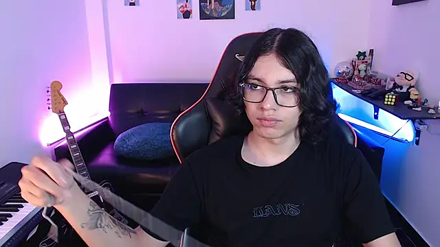 Snapshot of malik_harrison__ chatting on March 2025 07:21:02 PM malik harrison   online show from March 2025 07:21:02 PM