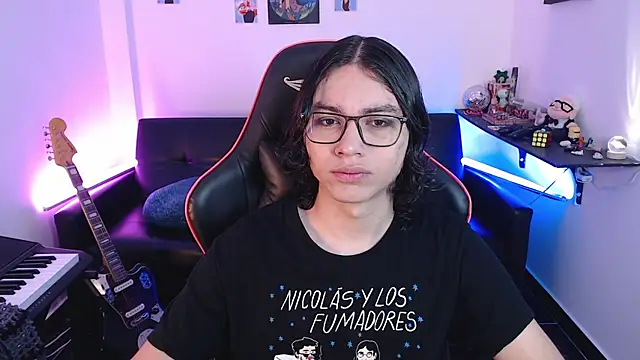 Snapshot of malik_harrison__ chatting on March 2025 03:24:01 PM malik harrison   online show from March 2025 03:24:01 PM