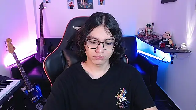 Snapshot of malik_harrison__ chatting on March 2025 03:05:02 PM malik harrison   online show from March 2025 03:05:02 PM