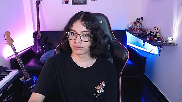 Snapshot of malik_harrison__ chatting on March 2025 06:11:01 PM malik harrison   online show from March 2025 06:11:01 PM