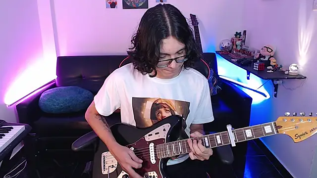 Snapshot of malik_harrison__ chatting on March 2025 05:50:02 PM malik harrison   online show from March 2025 05:50:02 PM