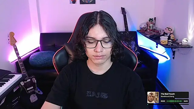 Snapshot of malik_harrison__ chatting on March 2025 05:50:02 PM malik harrison   online show from March 2025 05:50:02 PM