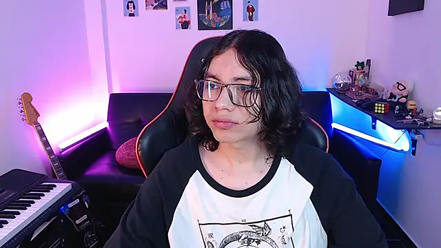 Snapshot of malik_harrison__ chatting on March 2025 03:31:02 PM malik harrison   online show from March 2025 03:31:02 PM