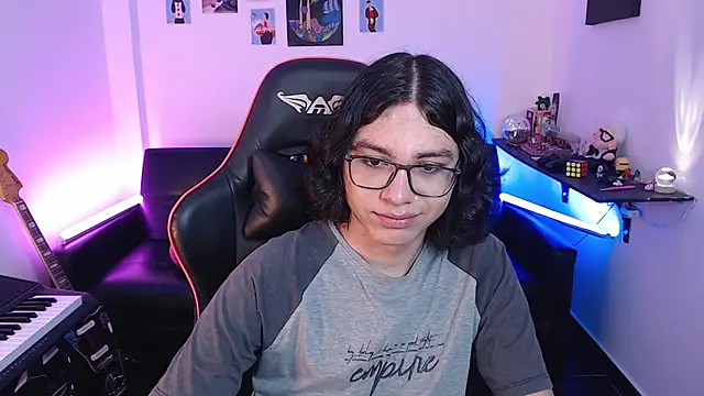 Snapshot of malik_harrison__ chatting on March 2025 05:39:02 PM malik harrison   online show from March 2025 05:39:02 PM