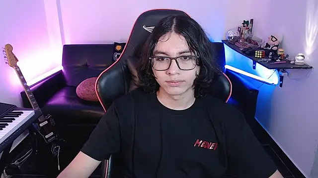 Snapshot of malik_harrison__ chatting on March 2025 02:36:01 PM malik harrison   online show from March 2025 02:36:01 PM