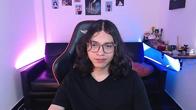 Snapshot of malik_harrison__ chatting on September 2025 04:07:01 PM malik harrison   online show from September 2025 04:07:01 PM