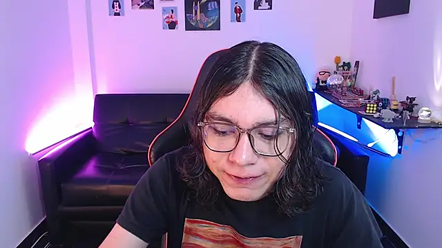 Snapshot of malik_harrison__ chatting on September 2025 03:38:01 PM malik harrison   online show from September 2025 03:38:01 PM