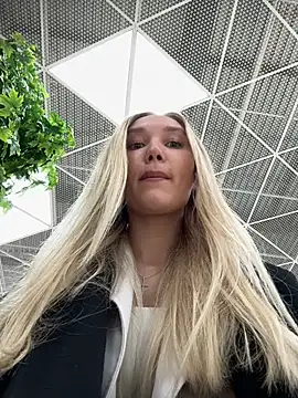 Snapshot of MariaTull chatting on February 2025 01:08:02 PM MariaTull online show from February 2025 01:08:02 PM