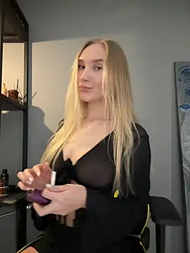 Snapshot of MariaTull chatting on March 2025 04:44:02 PM MariaTull online show from March 2025 04:44:02 PM