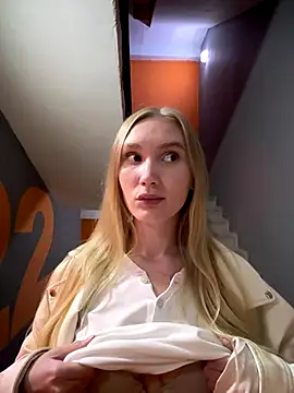 Snapshot of MariaTull chatting on September 2025 09:25:02 PM MariaTull online show from September 2025 09:25:02 PM