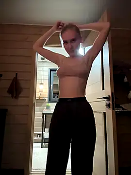 Snapshot of MariaTull chatting on October 2025 06:59:01 PM MariaTull online show from October 2025 06:59:01 PM