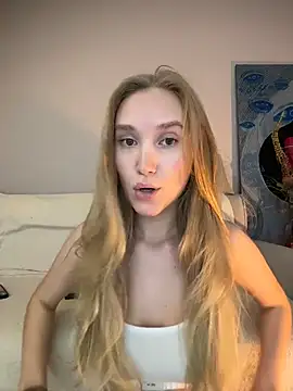 Snapshot of MariaTull chatting on October 2025 04:24:02 PM MariaTull online show from October 2025 04:24:02 PM