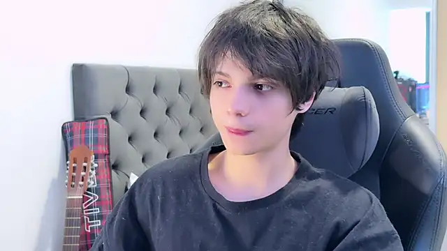 Snapshot of SasukeUhchiaa chatting on December 2024 08:39:01 PM SasukeUhchiaa online show from December 2024 08:39:01 PM