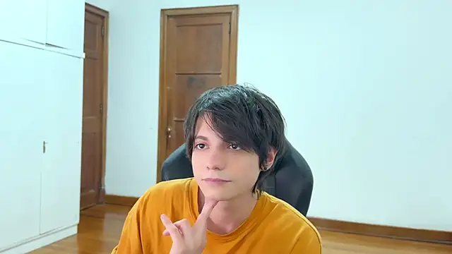 Snapshot of SasukeUhchiaa chatting on September 2025 08:25:01 AM SasukeUhchiaa online show from September 2025 08:25:01 AM