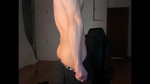 Snapshot of SasukeUhchiaa chatting on December 2025 03:13:01 AM SasukeUhchiaa online show from December 2025 03:13:01 AM