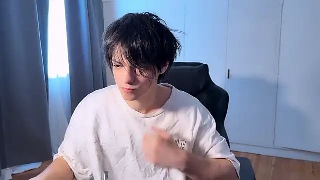 Snapshot of SasukeUhchiaa chatting on February 2026 02:10:01 PM SasukeUhchiaa online show from February 2026 02:10:01 PM