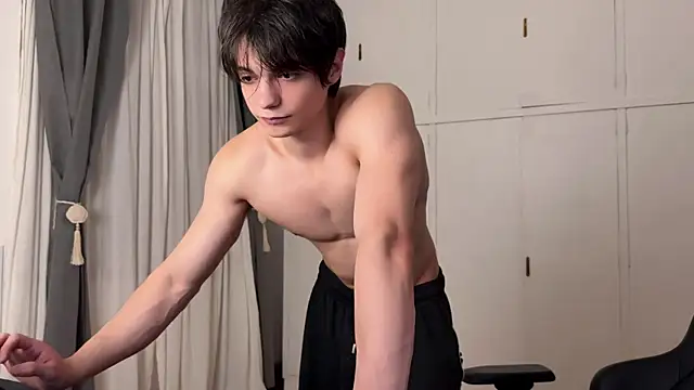 Snapshot of SasukeUhchiaa chatting on April 2026 10:40:02 PM SasukeUhchiaa online show from April 2026 10:40:02 PM