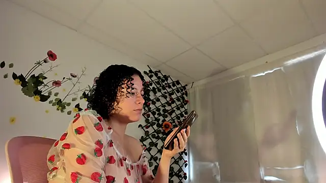 Snapshot of cailynhot chatting on February 2025 04:36:01 PM cailynhot online show from February 2025 04:36:01 PM