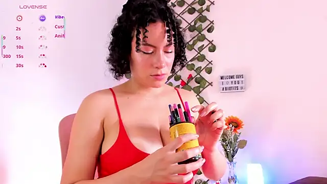 Snapshot of cailynhot chatting on March 2025 09:49:01 PM cailynhot online show from March 2025 09:49:01 PM