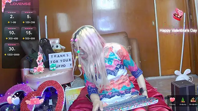 Snapshot of Skinygirl chatting on December 2024 11:35:02 PM Skinygirl online show from December 2024 11:35:02 PM