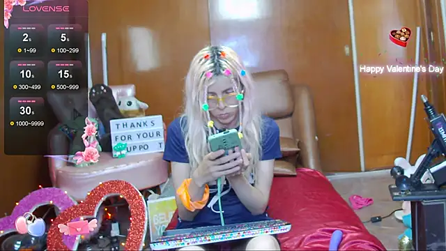 Snapshot of Skinygirl chatting on December 2024 01:51:02 AM Skinygirl online show from December 2024 01:51:02 AM