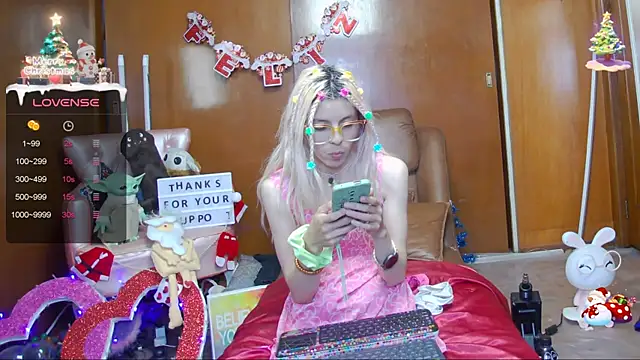 Snapshot of Skinygirl chatting on December 2024 12:11:02 AM Skinygirl online show from December 2024 12:11:02 AM