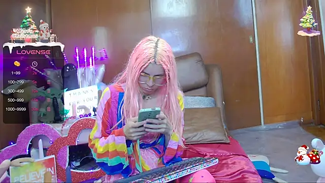 Snapshot of Skinygirl chatting on January 2025 10:45:01 PM Skinygirl online show from January 2025 10:45:01 PM