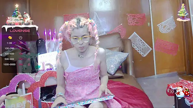 Snapshot of Skinygirl chatting on February 2025 10:55:01 PM Skinygirl online show from February 2025 10:55:01 PM