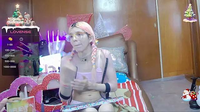 Snapshot of Skinygirl chatting on February 2025 03:45:02 AM Skinygirl online show from February 2025 03:45:02 AM
