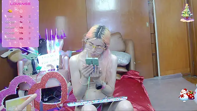 Snapshot of Skinygirl chatting on March 2025 05:07:01 AM Skinygirl online show from March 2025 05:07:01 AM