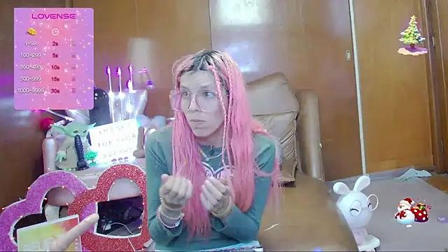 Snapshot of Skinygirl chatting on September 2025 01:42:01 AM Skinygirl online show from September 2025 01:42:01 AM
