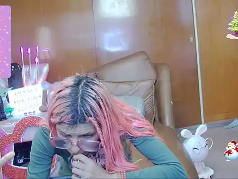 Snapshot of Skinygirl chatting on September 2025 09:40:02 PM Skinygirl online show from September 2025 09:40:02 PM