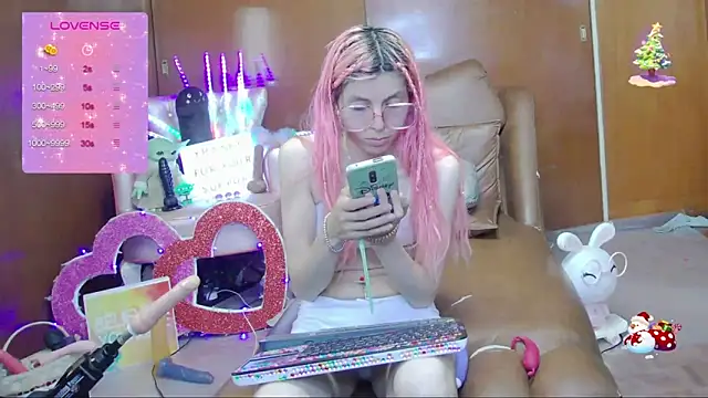 Snapshot of Skinygirl chatting on September 2025 12:59:01 AM Skinygirl online show from September 2025 12:59:01 AM