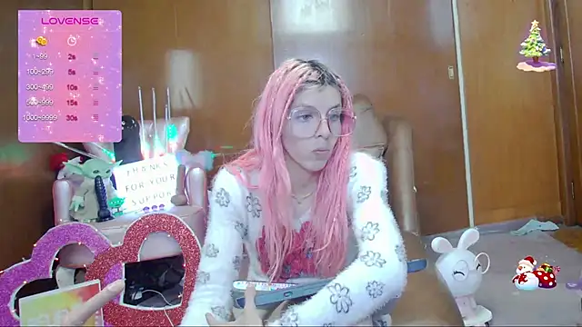 Snapshot of Skinygirl chatting on October 2025 01:01:02 AM Skinygirl online show from October 2025 01:01:02 AM