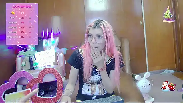 Snapshot of Skinygirl chatting on October 2025 12:07:01 AM Skinygirl online show from October 2025 12:07:01 AM