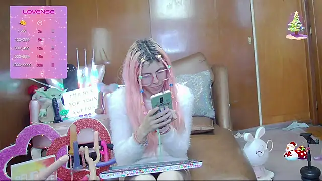 Snapshot of Skinygirl chatting on October 2025 11:05:01 PM Skinygirl online show from October 2025 11:05:01 PM