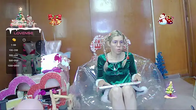 Skinygirl online show from December 2025 10:48:02 PM